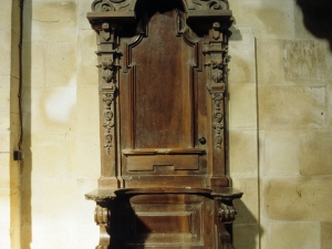 Iglesia parroquial de San Juan Bautista. Sitial de altar