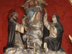 Iglesia parroquial de San Vicente. Escultura. Entrega del rosario