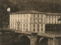 Cestona : puente y vista del hotel "Entrada" del Balneario