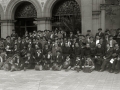 GRUPO DE TXISTULARIS CON EL ALCALDE EN LA TERRAZA DEL AYUNTAMIENTO DE SAN SEBASTIAN. (Foto 1/1)