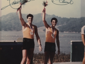 Lasurtegi y F. Clement con las medallas de plata conseguidas en las Olimpiadas de Los Angeles en remo