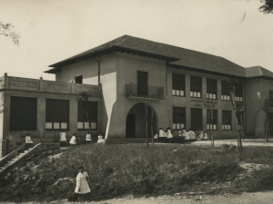 Grupo escolar del poblado de pescadores, inaugurado en 1959