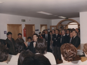 Actuación de coro durante la inauguración de la residencia de ancianos de Pasai San Pedro