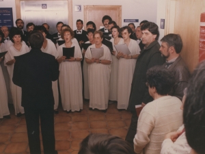 Actuación de coro en la inauguración de la residencia de ancianos de Pasai San Pedro