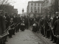 PROCESION RELIGIOSA A SU PASO POR EL BOULEVARD. EL ALCALDE DE SAN SEBASTIAN EUSTAQUIO INCIARTE FORMA PARTE EN LA COMITIVA. (Foto 1/2)