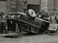 VEHICULO ACCIDENTADO EN LA CALLE BERGARA. (Foto 2/2)