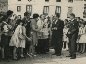 Agintariak hilerri berriaren inauguraziorako