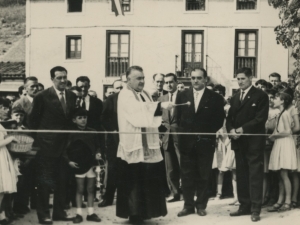 Agintariak hilerri berriaren inauguraziorako