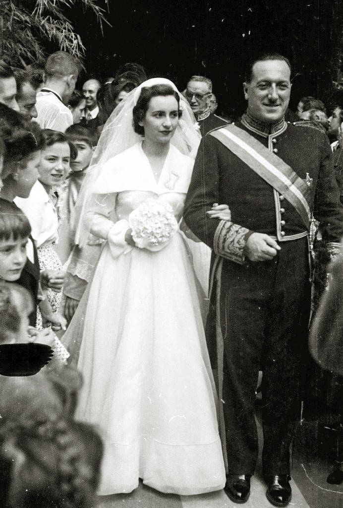 File:Boda del embajador Juan Pablo Lojendio y Consuelo Pardo Manuel de ...